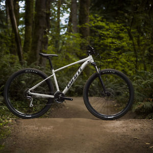Giant Talon 2021 - Roe Valley Cycles